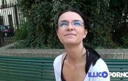 Francesa cachonda y viciosa graba por primera vez una escena porno