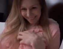 Pijamada sorpresa entre la madre y el hijo