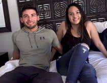 Después de follarse a la plantilla de un equipo de fútbol la asiática decidió dedicarse al porno