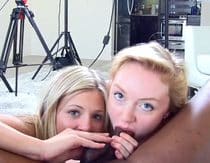 Trío interracial con dos hermanas rubias en un casting porno