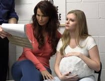 Syren De Mer y Harlow West roban la tienda y Wrex Oliver se los hace pagar caro