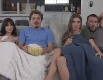Noche de películas e intercambio de parejas con Aria Valencia y Kenzie Love